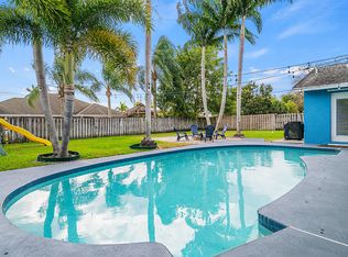 267 Las Palmas St, Royal Palm Beach, FL 33411