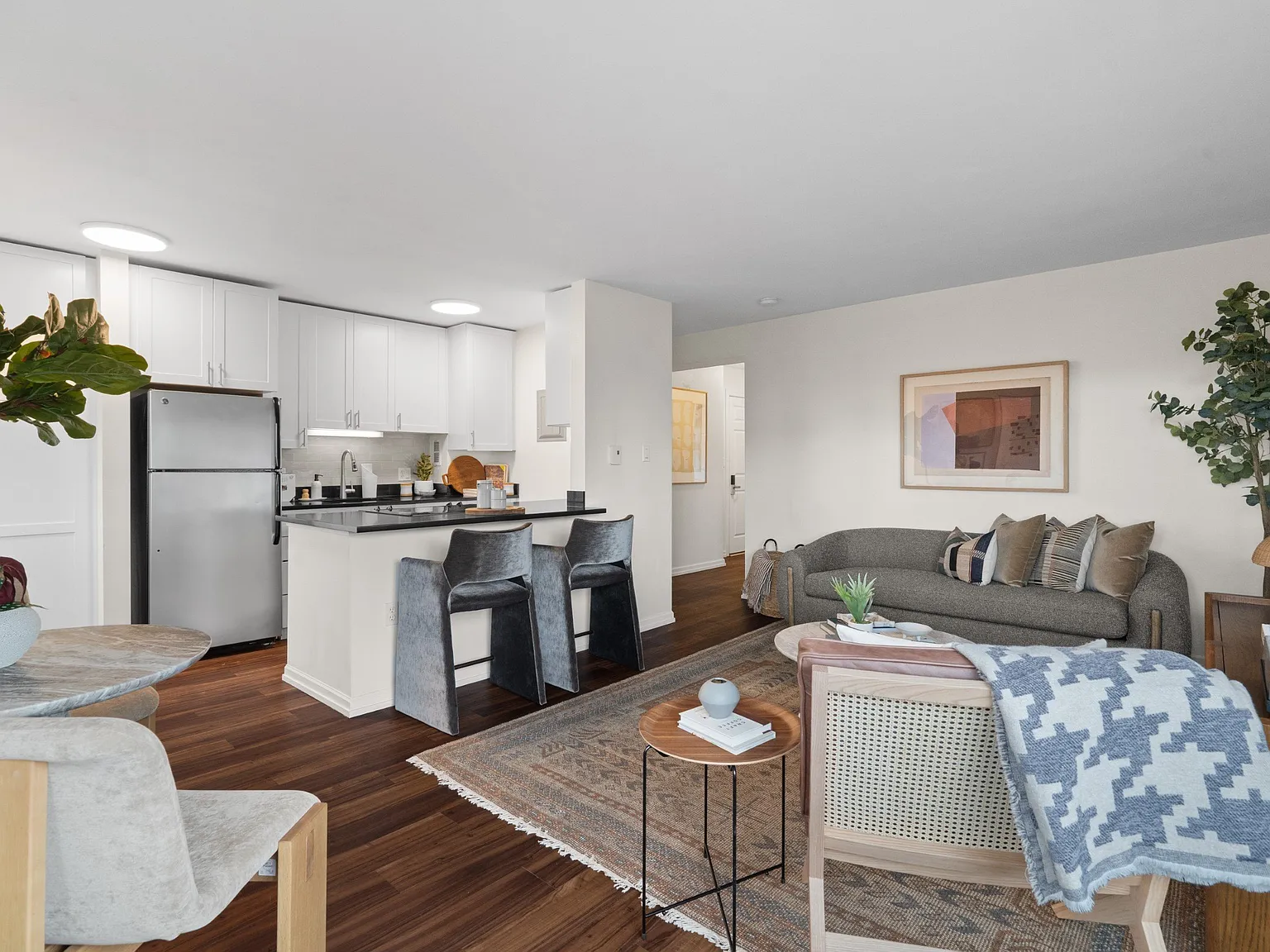 Skye Apartments — Photo 4