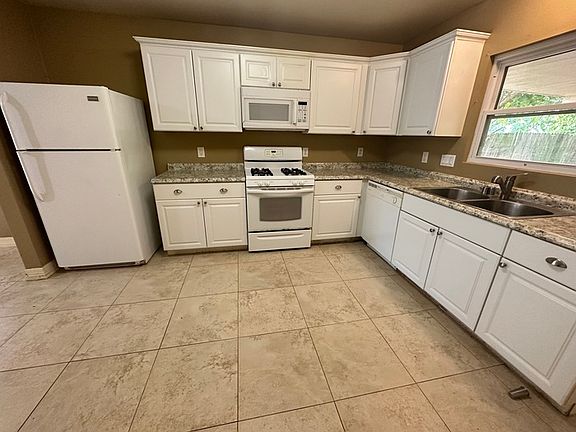 4th image of 12638 Golden Brook Dr