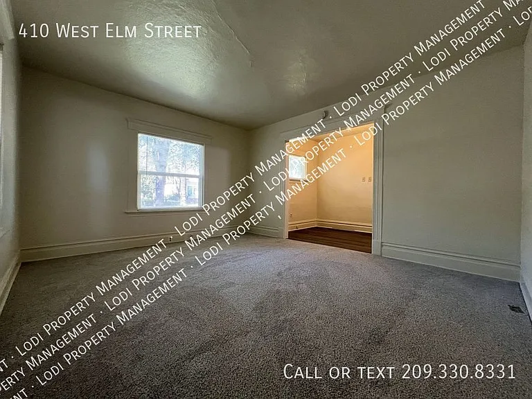 410 W Elm St — Photo 5
