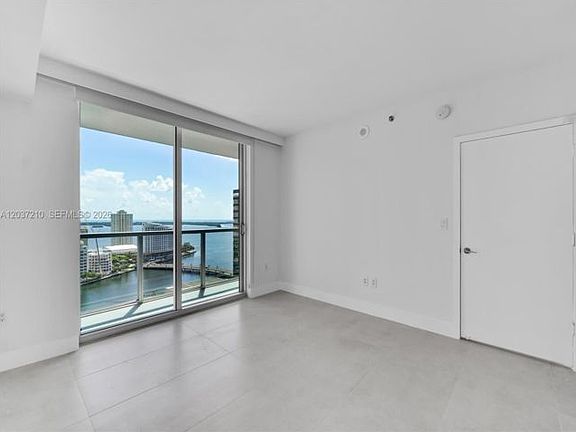4th image of 500 Brickell Ave APT 2700