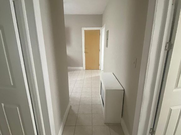 4th image of 17 N Munn Ave Floor 2