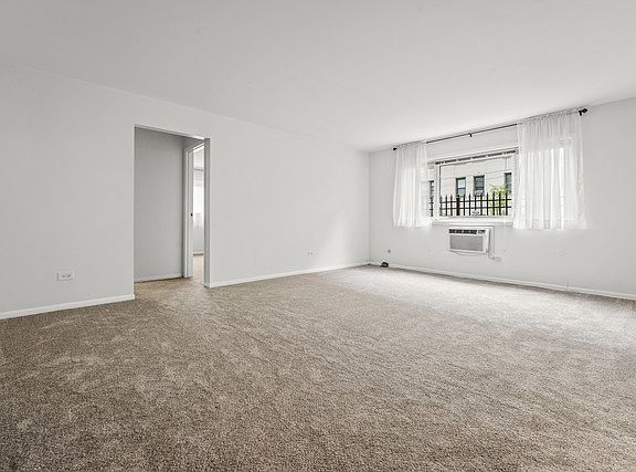 4th image of 320 N Austin Blvd APT 5