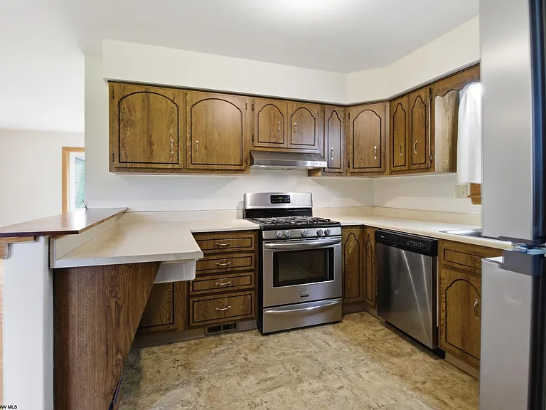 1217 Corvet Ave — Photo 9