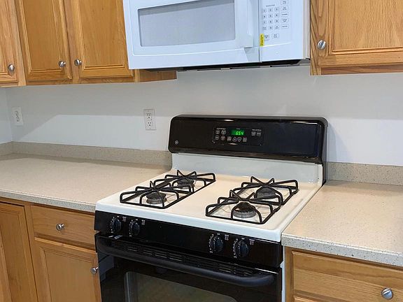 3rd image of 21821 Ladyslipper Sq