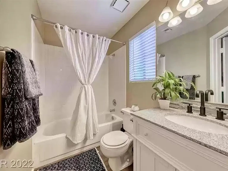 533 Meadbury Dr — Photo 32