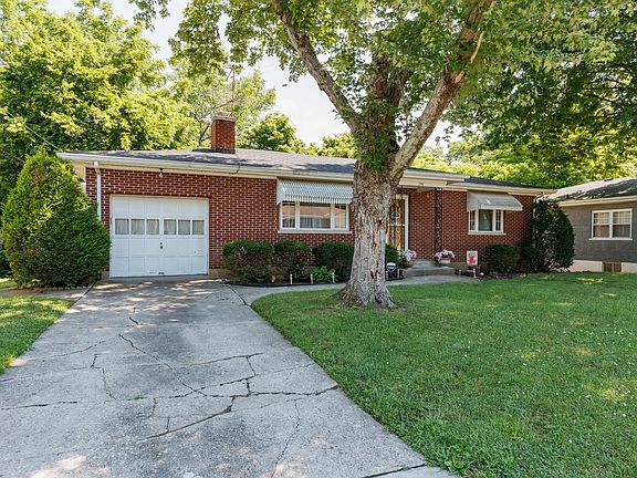 2nd image of 10 Faye Dr