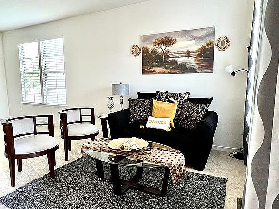 5th image of 9488 Thornecrest Dr