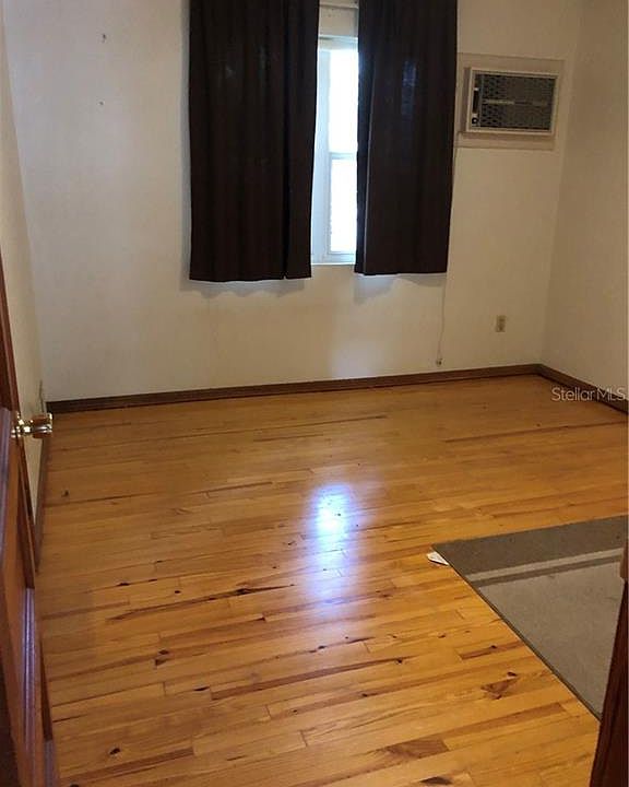2nd image of 310 N Baker St