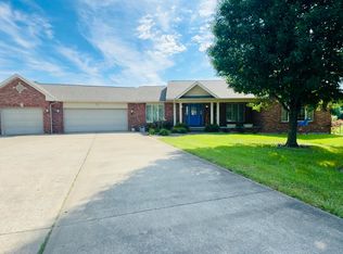 1016 Michael Ln, West Frankfort, IL 62896