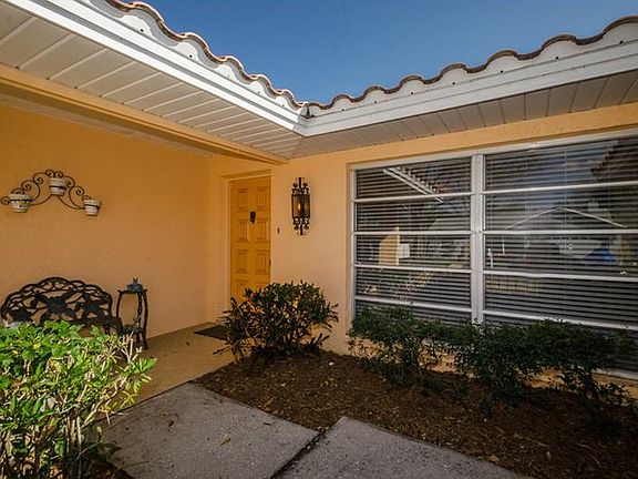 3rd image of 106 Forest Cir