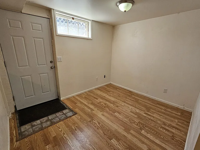 1120 W 10th St — Photo 30