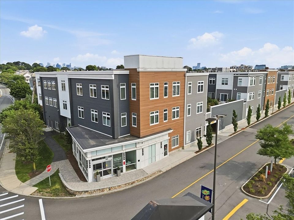 1st image of 60 Cross St E #319