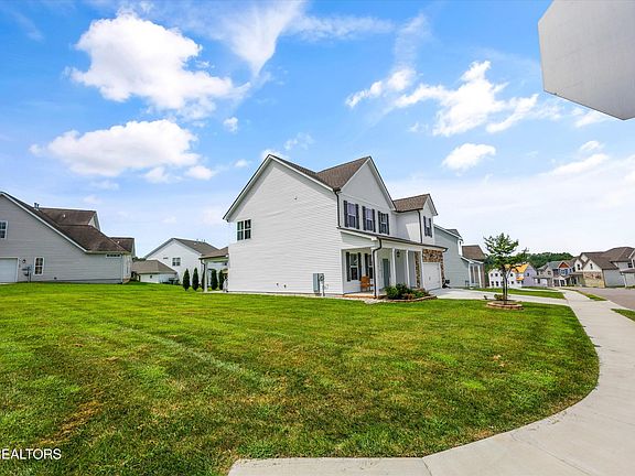3rd image of 8930 Queensdale Ln