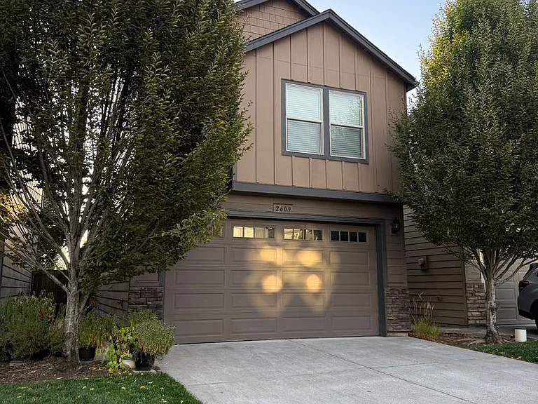 2609 NE 131st Ave — Photo 3