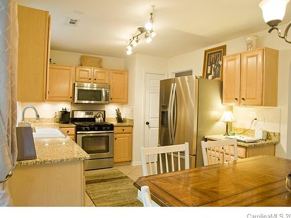 4th image of 1620 Eagle Lake Dr