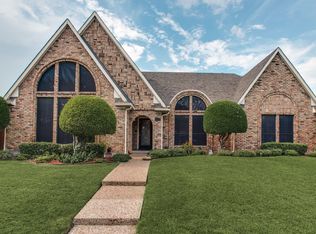 1022 Clinton St, Carrollton, TX 75007