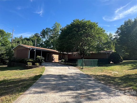 2nd image of 280 Raintree Rd