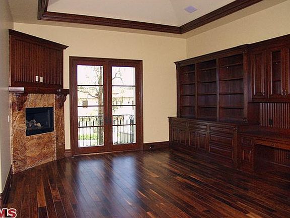 3rd image of 2164 Stratford Cir