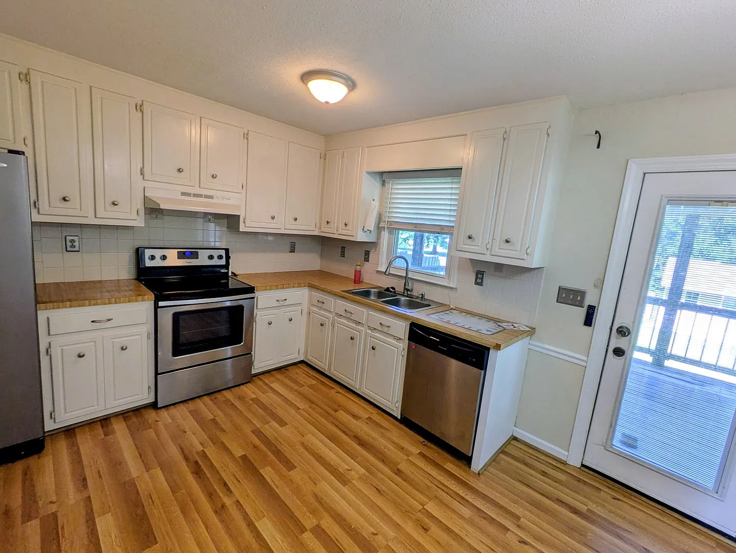 1004 Renee Drive — Photo 4