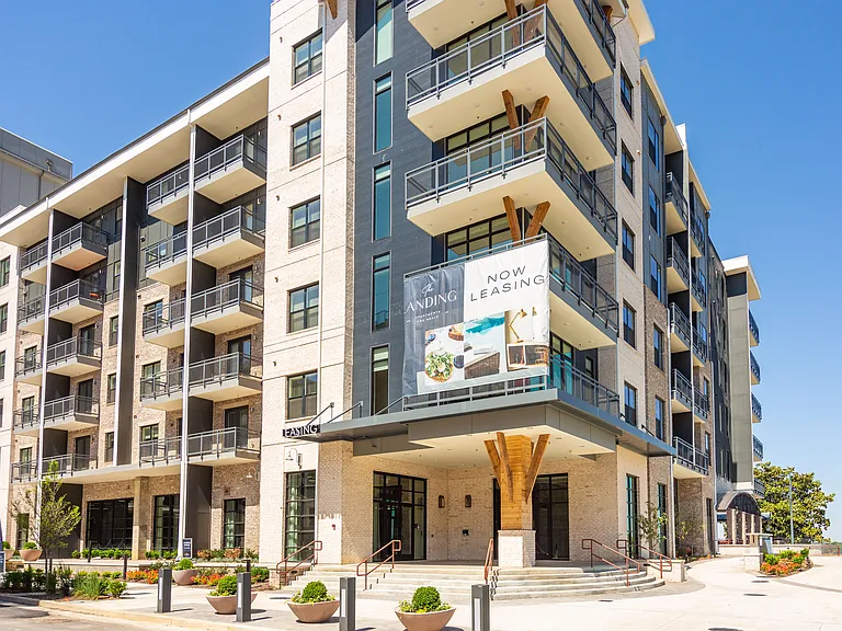 The Landing Residences — Photo 46