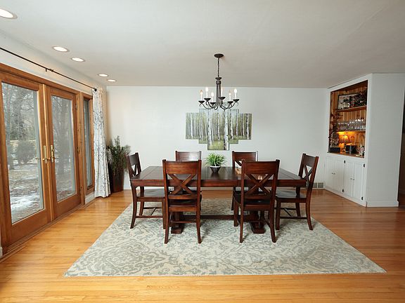 4th image of 8707 Oakwood Dr