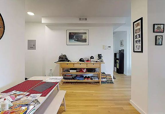 4th image of 212 Linden Blvd Unit 8A