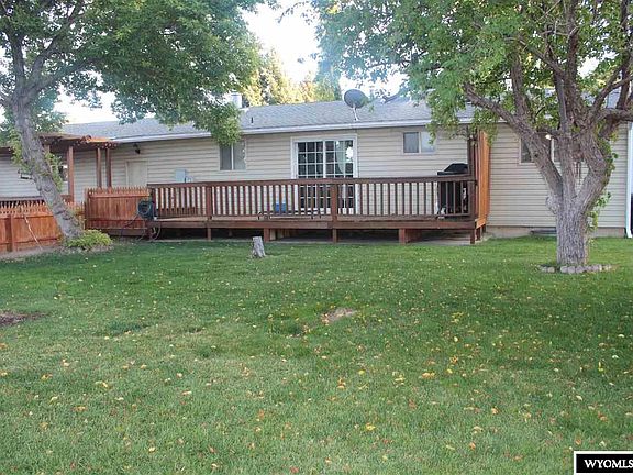 4th image of 225 Trail Dr