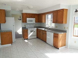 317 Crystal Creek Dr, Rochester, NY 14612