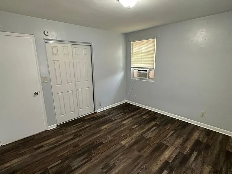 2020 Palafox St — Photo 10