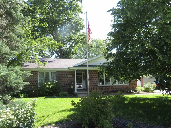 115 Walnut St, Hudson, IA 50643