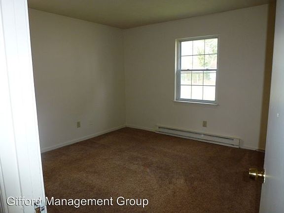 3rd image of 6215-A Wellington St