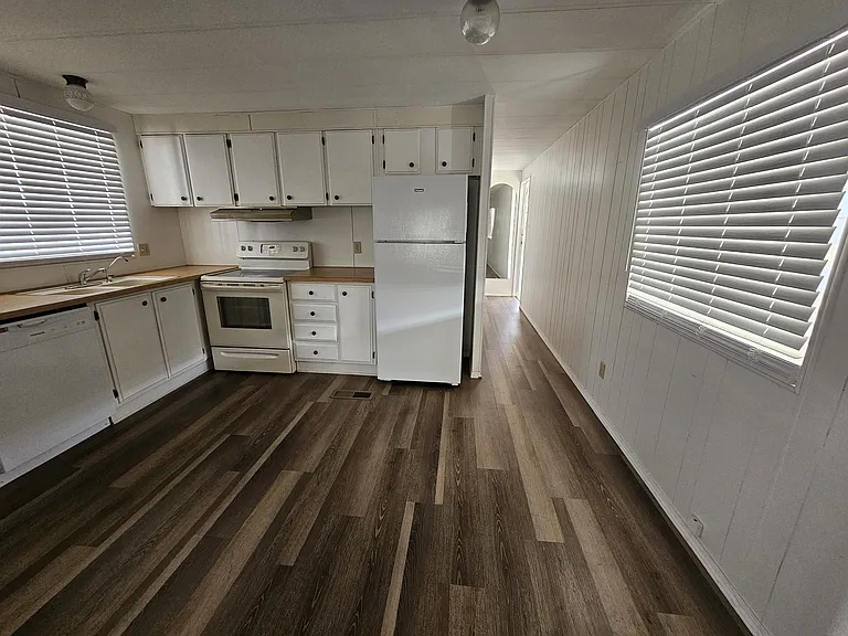 9501 E Broadway Rd #194 — Photo 7