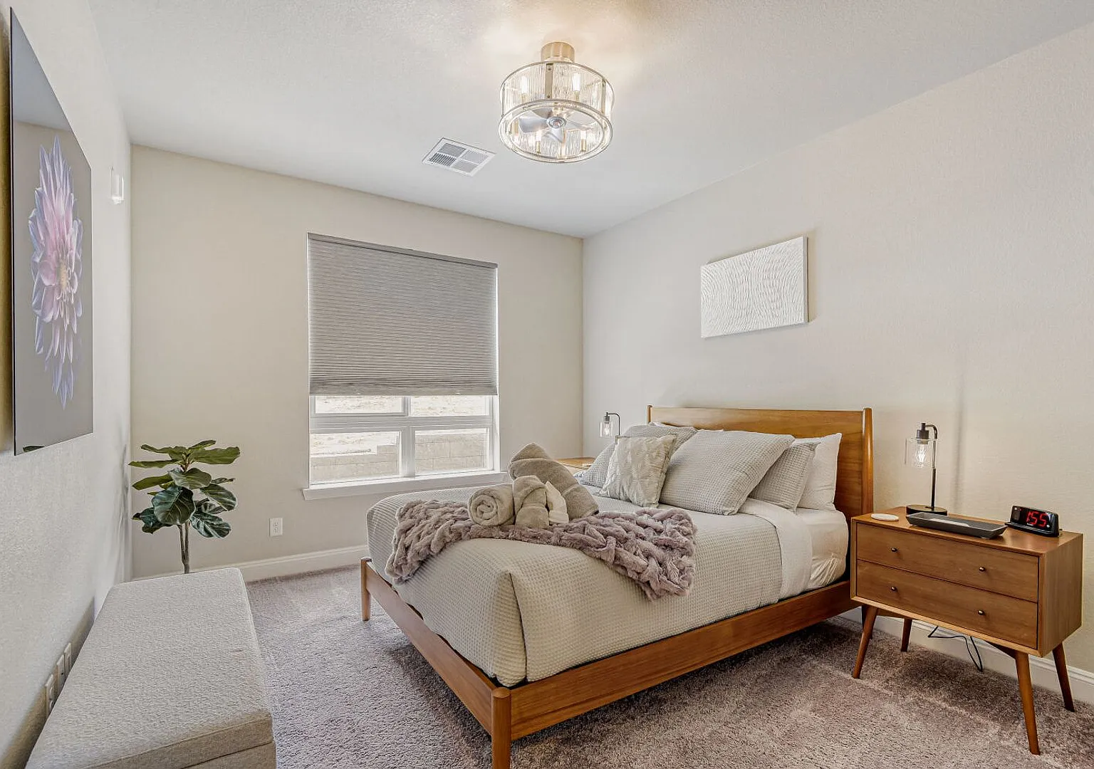 Contemporary Parker Condo | Trails & City Access — Photo 2