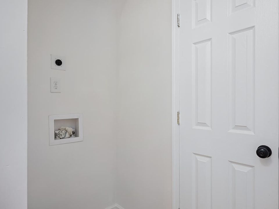 1st image of 914 S Person St #1