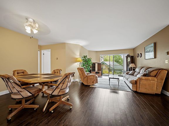 3rd image of 10743 139th St #201
