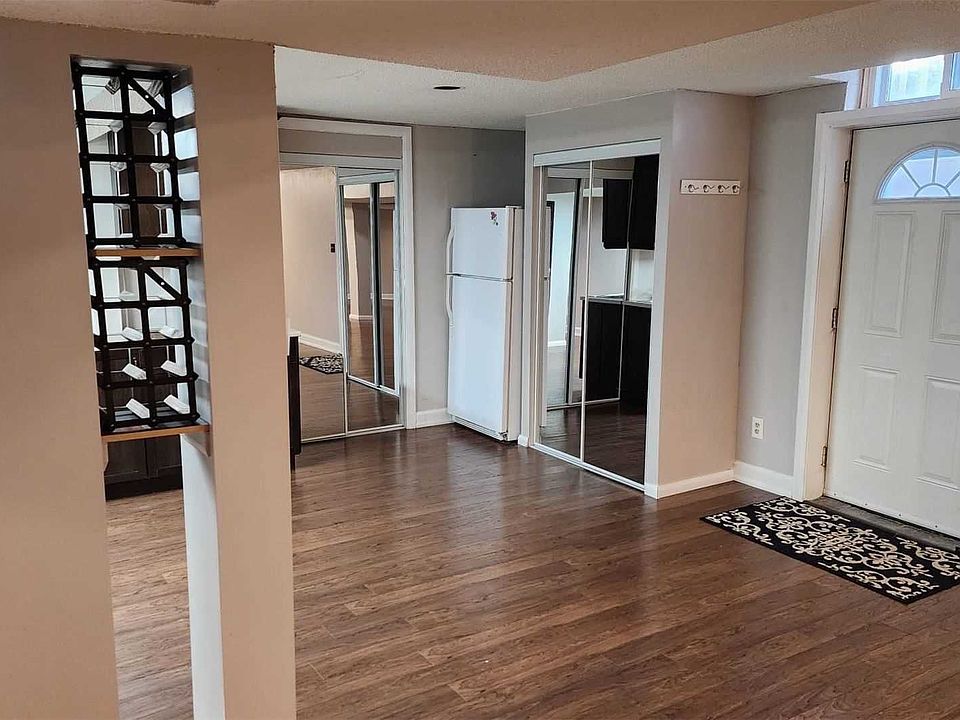 1st image of 358 Glenashton Dr