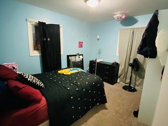 4th image of 1205 E Mosel Ave