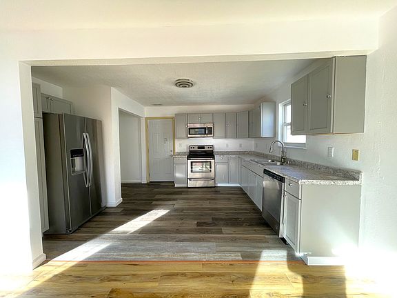 3rd image of 6709 Larkwood Ct