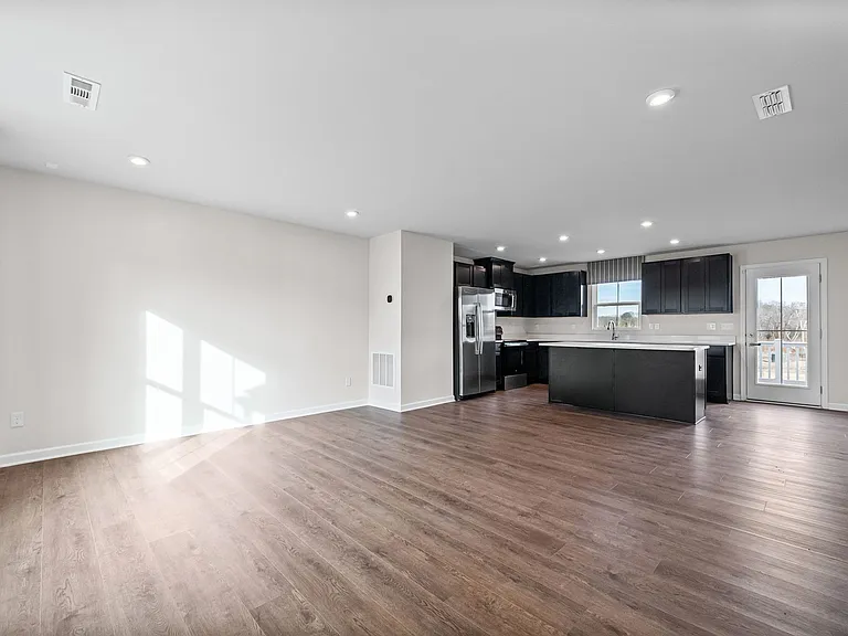 1139 Lisenbee Way — Photo 9