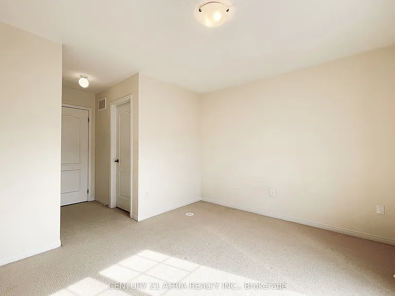 5295 Major Mackenzie Dr E — Photo 16