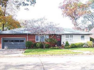 115 Pennsylvania Ave, Roosevelt, NY, 11575