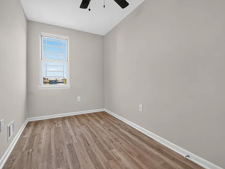 904 Newington Ave #B — Photo 3