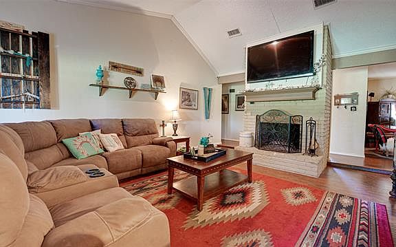 2nd image of 307 Country Club Dr