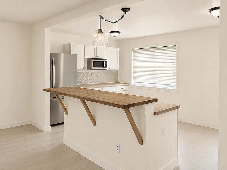 225 Abert Ave — Photo 2