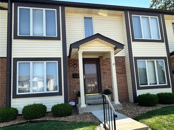 12 New Hope Ct, Florissant, MO 63033