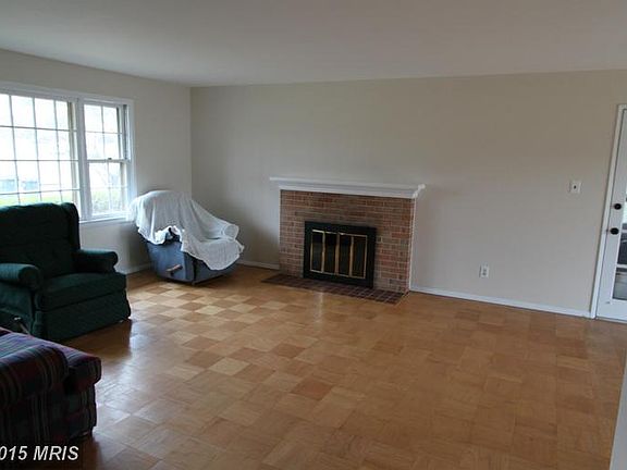 4th image of 10701 Almond St