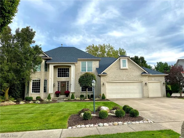 21679 Scenic Point, Strongsville, OH 44149
