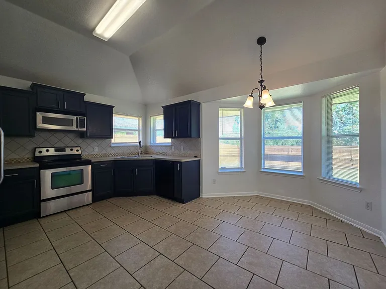 5905 Lolly Loop — Photo 7