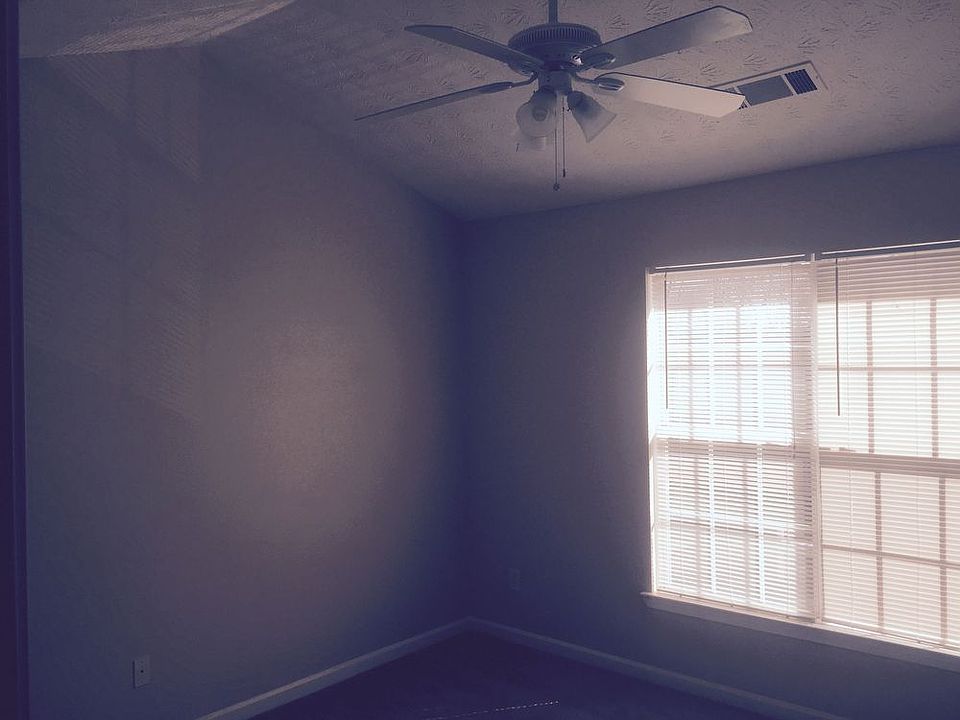 2nd image of 2513 Walden Lake Dr